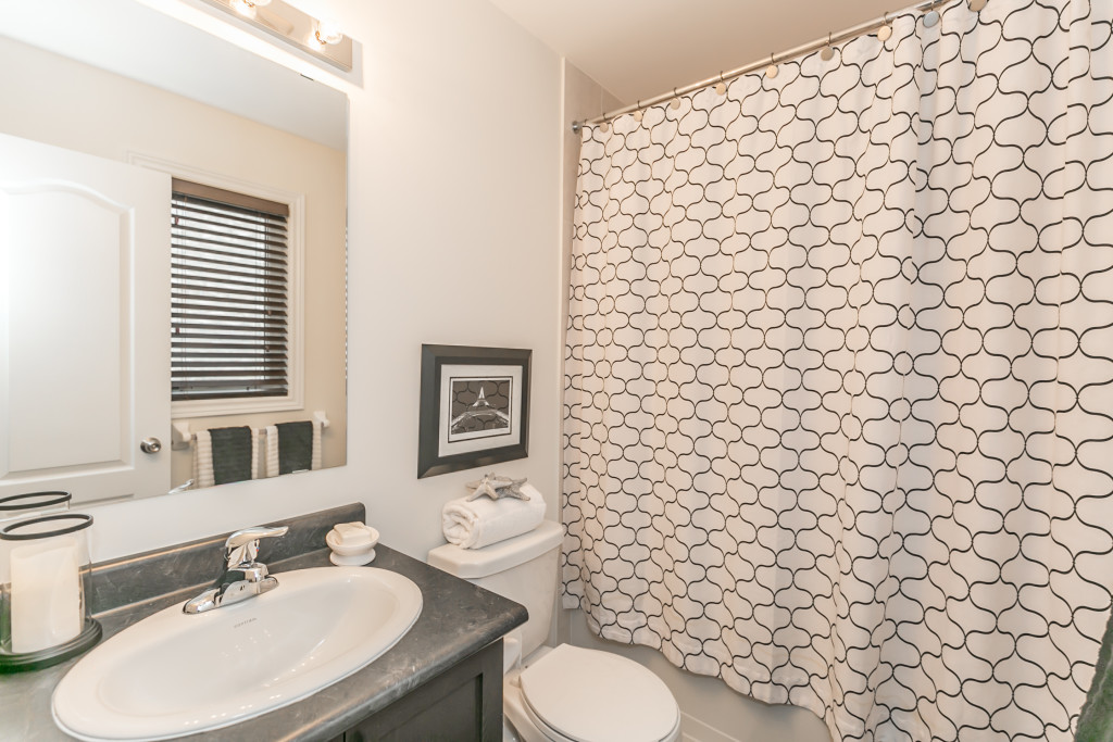 146 Art West Avenue, Newmarket-Ensuite-1