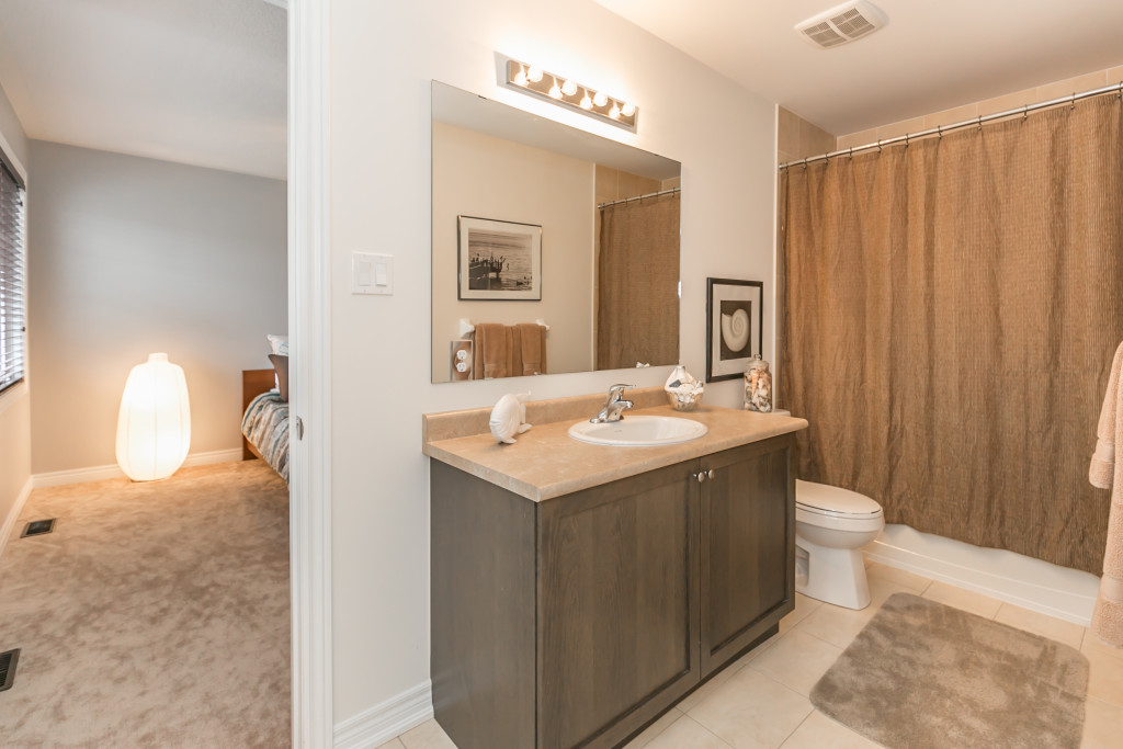 146 Art West Avenue, Newmarket- Semi Ensuite-1